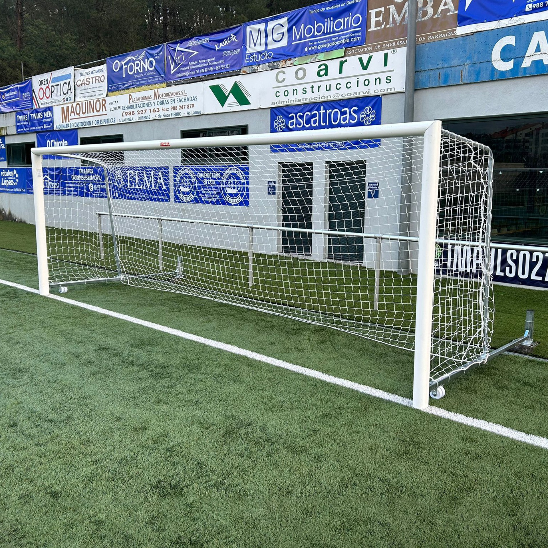 juego porterias aluminio futbol 7 90 mm abatibles con arquillos cincados 1